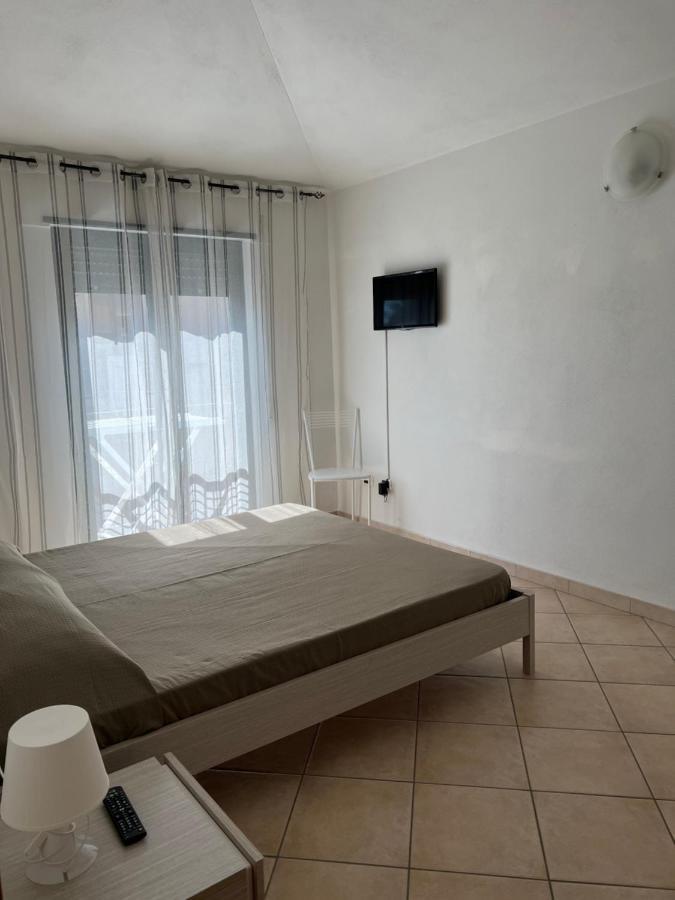 A Casa Di Olivia Leilighet Girasole Eksteriør bilde