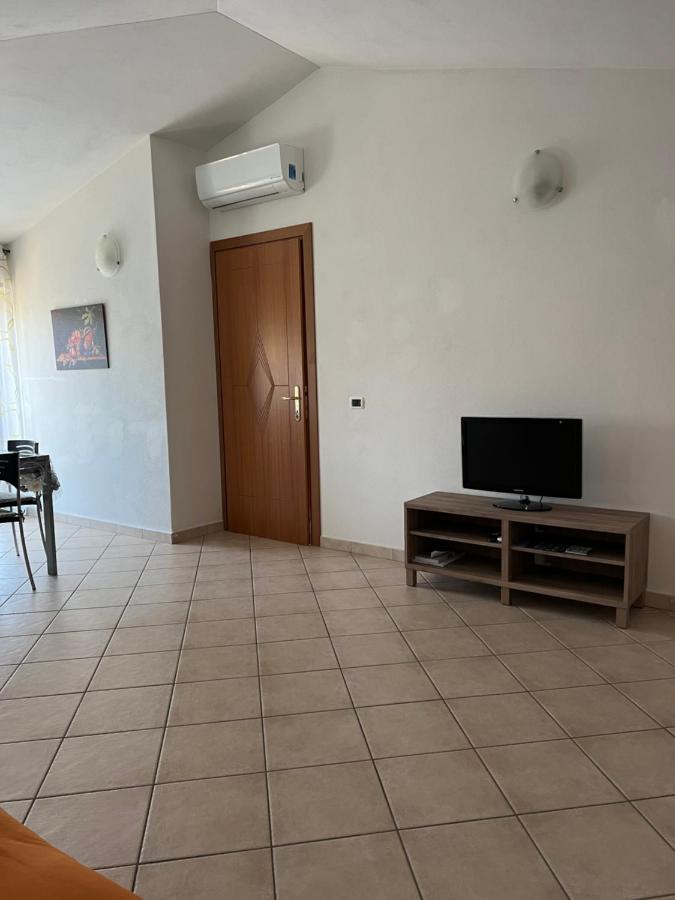 A Casa Di Olivia Leilighet Girasole Eksteriør bilde